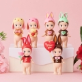SONNY ANGEL Mini laleczka - GIFTS OF LOVE limited