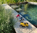 PLAYFOREVER Auto wyścigowe - EGG ROADSTER SUNNYSIDER