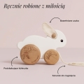 LE TOY VAN Drewniany króliczek na kołach | zabawka do ciągnięcia